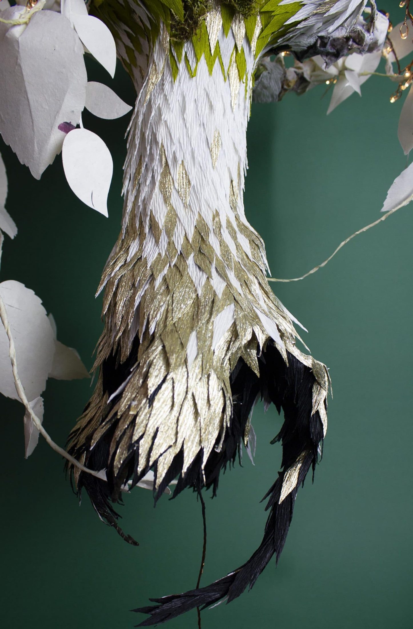détail de l'arbre en papier - sculpture de stéphane buyens