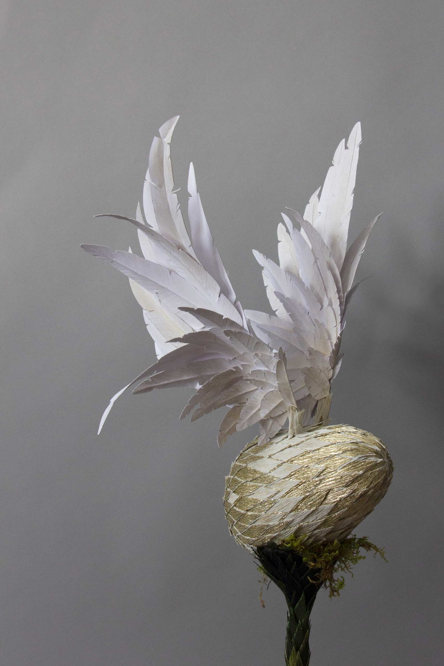 L'Envol, œuf ailé en papier sculpture de stéphane buyens