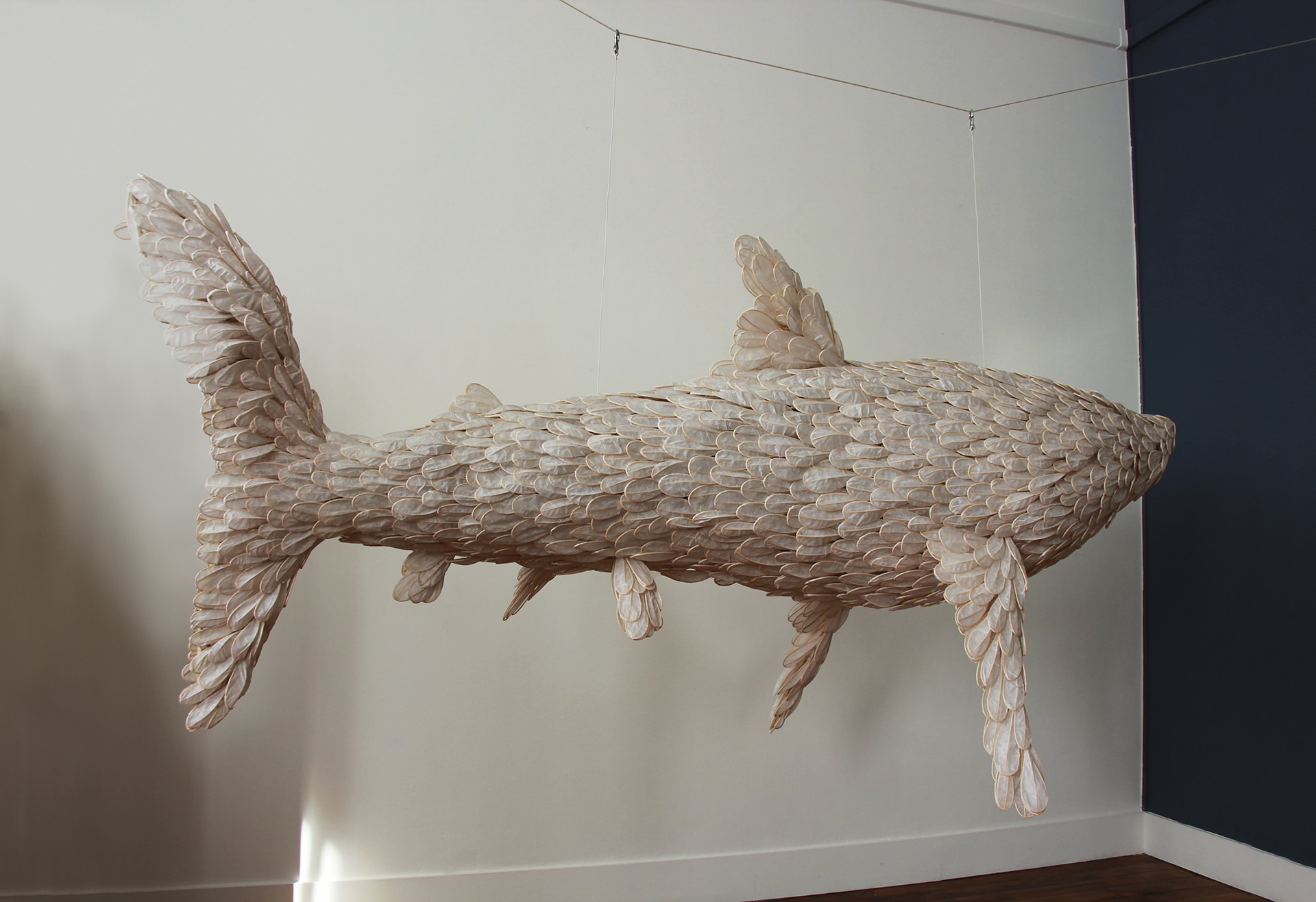 Larmes sculpture papier par Stéphane Buyens