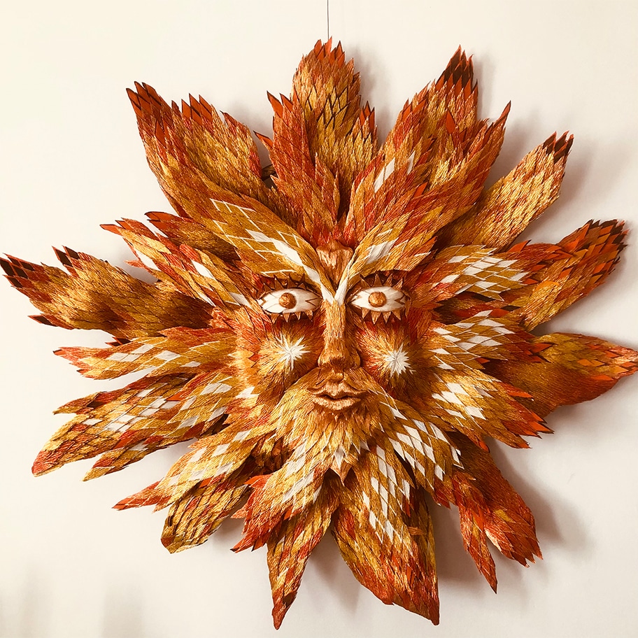 Soleil de cuivre en papier par Stéphane Buyens à Puteaux France